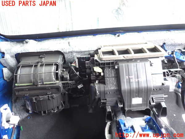 2UPJ-37796081]レヴォーグ(VN5)エバポレーター1 中古_m0001.jpg