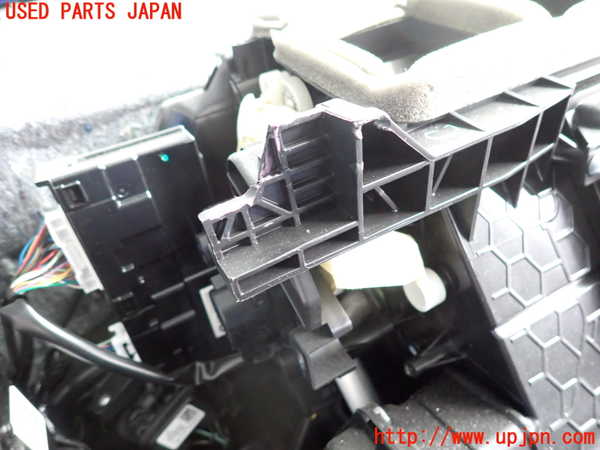 2UPJ-37796081]レヴォーグ(VN5)エバポレーター1 中古_m0002.jpg