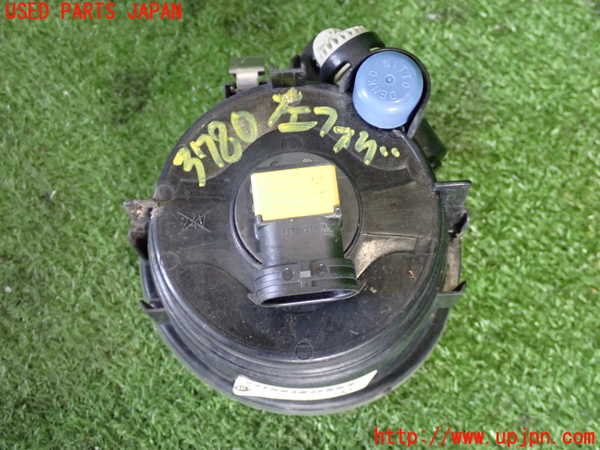 2UPJ-37801182]BMW X1(HT20)左フォグ 中古 (F48)_m0003.jpg