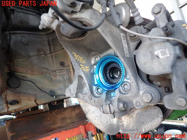 2UPJ-37804295]BMW X1(HT20)左フロントナックルハブ 中古 (F48)_m0002.jpg