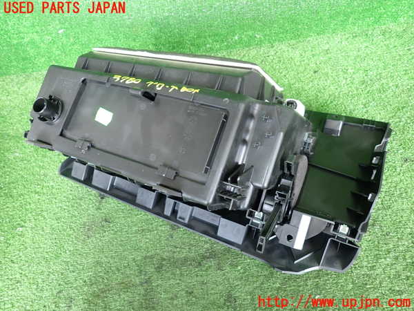 2UPJ-37807516]BMW X1(HT20)グローブボックス1 中古 (F48)_m0003.jpg