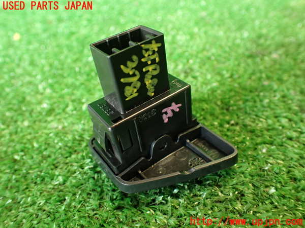 2UPJ-37816245]アバルト・595(312142)左パワーウィンドウスイッチ 中古_m0004.jpg