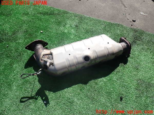 2UPJ-37822661]パジェロ(V98W)触媒1 中古_m0002.jpg