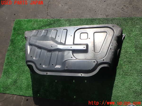2UPJ-37822170]パジェロ(V98W)エンジンアンダーカバー 中古_m0001.jpg