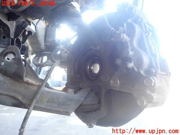 2UPJ-37824290]パジェロ(V98W)右フロントナックルハブ 中古_m0001.jpg