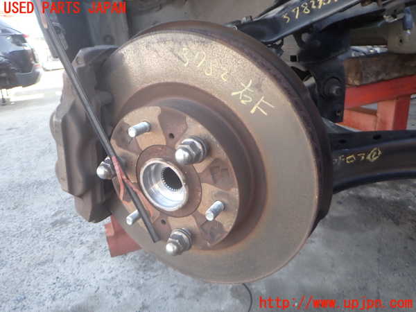 2UPJ-37824290]パジェロ(V98W)右フロントナックルハブ 中古_m0002.jpg
