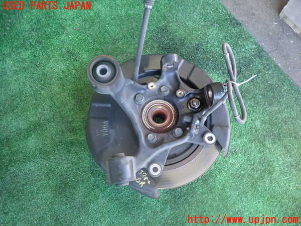 2UPJ-37824300]パジェロ(V98W)右リアナックルハブ 中古_m0001.jpg