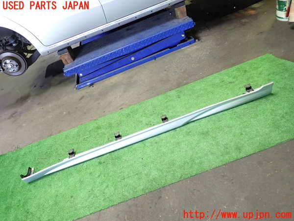 1UPJ-37871392]ストリーム(RN8)左サイドステップ 中古_m0001.jpg
