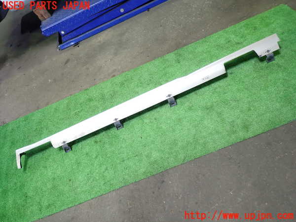 1UPJ-37871392]ストリーム(RN8)左サイドステップ 中古_m0002.jpg