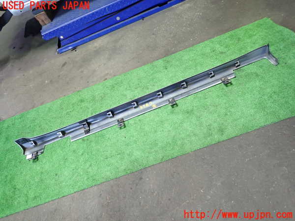 1UPJ-37871392]ストリーム(RN8)左サイドステップ 中古_m0003.jpg