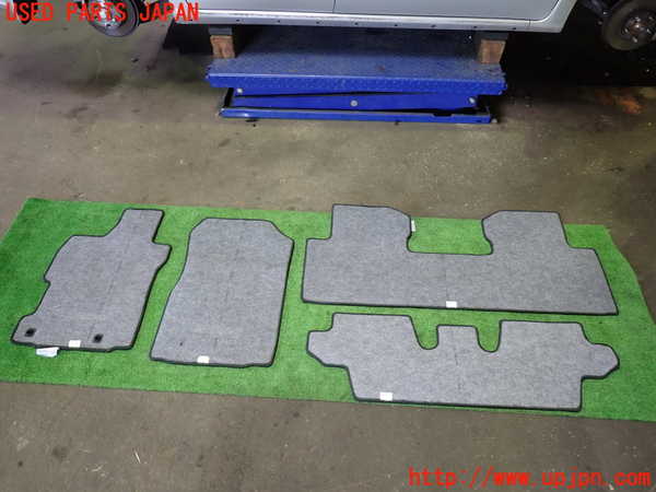 1UPJ-37877800]ストリーム(RN8)フロアマット 中古_m0002.jpg