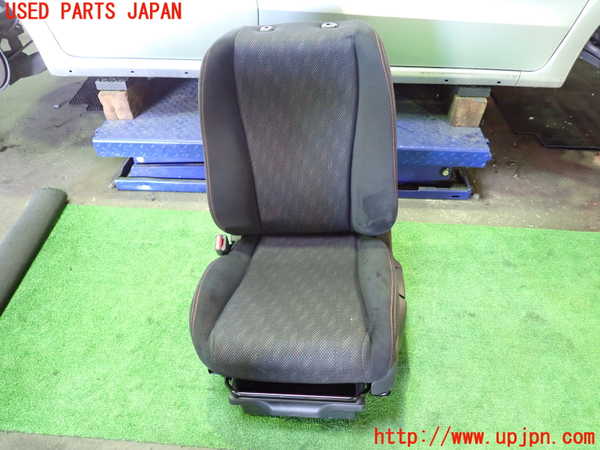 1UPJ-37877065]ストリーム(RN8)助手席シート 中古_m0001.jpg