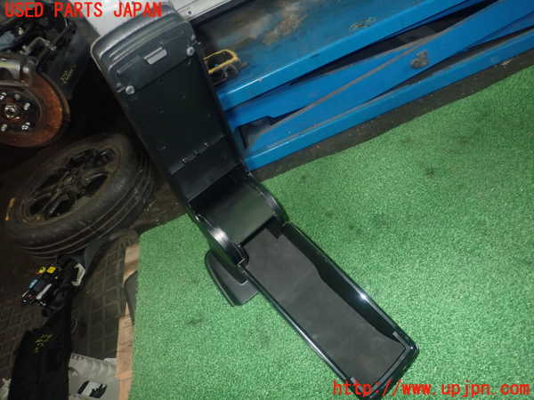 1UPJ-37897841]CX-3(DK5AW)小物入れ1 中古_m0003.jpg