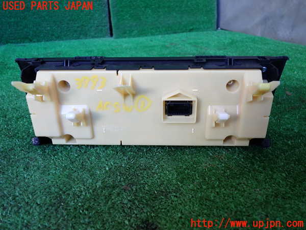 1UPJ-37936066]レクサス・IS300h(AVE30)エアコンスイッチ1 中古_m0002.jpg