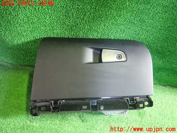 1UPJ-37957516]アルファロメオ・ジュリア(95220)グローブボックス1 中古_m0001.jpg