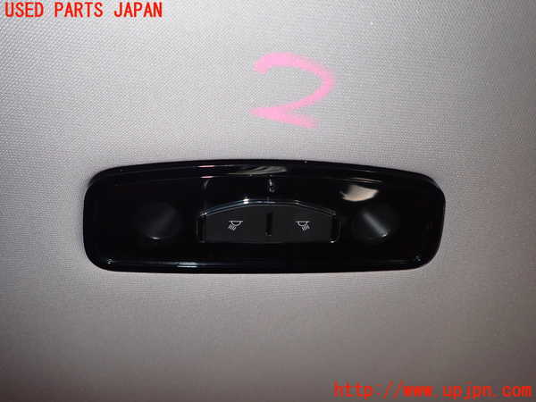 1UPJ-37956412]アルファロメオ・ジュリア(95220)ルームランプ2 (2列目真中) 中古_m0001.jpg