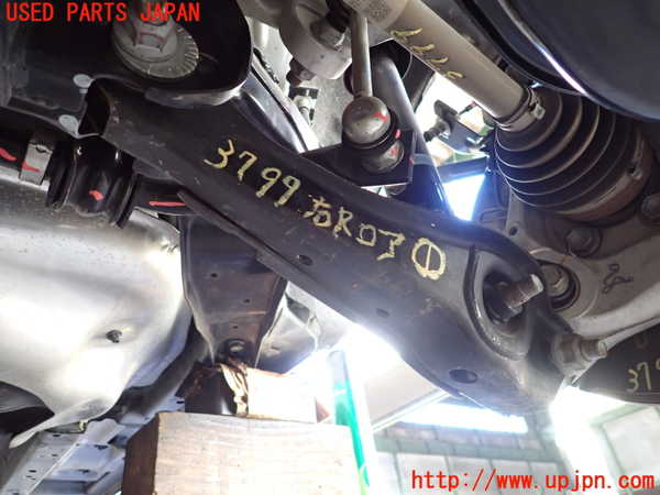 2UPJ-37995200]アウトランダーPHEV(GN0W)右リアロアアーム1 中古_m0001.jpg