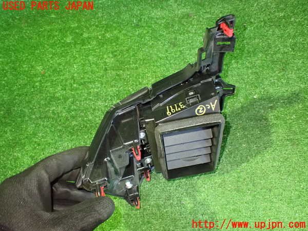 2UPJ-37997527]アウトランダーPHEV(GN0W)エアコン吹き出し口2(右) 中古_m0003.jpg
