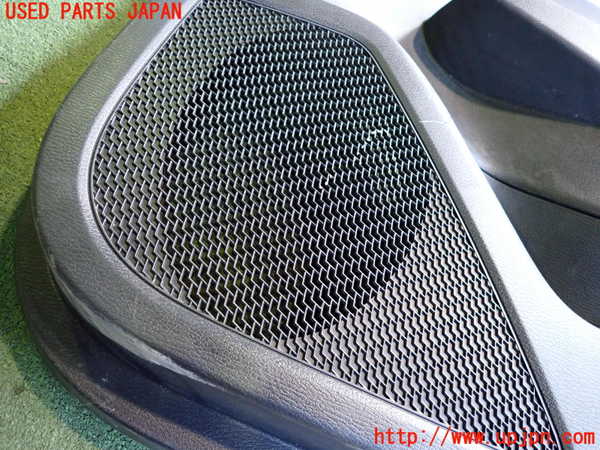 2UPJ-37991234]アウトランダーPHEV(GN0W)右前ドア内張り 中古_m0003.jpg