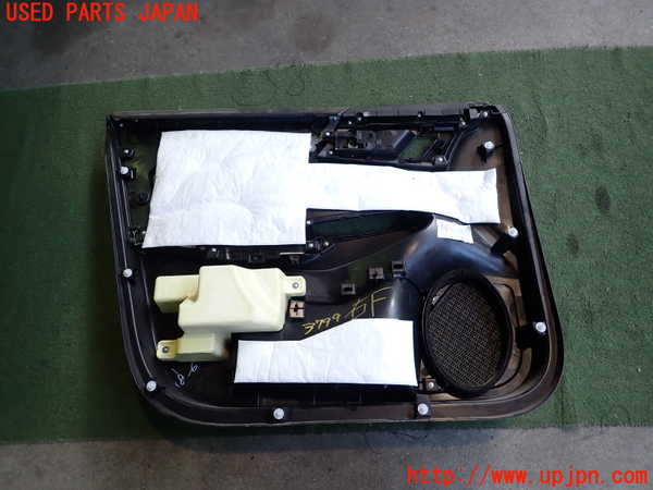 2UPJ-37991234]アウトランダーPHEV(GN0W)右前ドア内張り 中古_m0005.jpg
