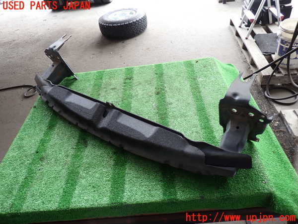 2UPJ-38001014]ポルシェ・カイエン(9PABFD)フロントバンパーホースメント 中古_m0002.jpg