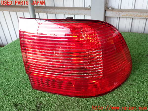 2UPJ-38001530]ポルシェ・カイエン(9PABFD)右テールランプ 中古_m0001.jpg