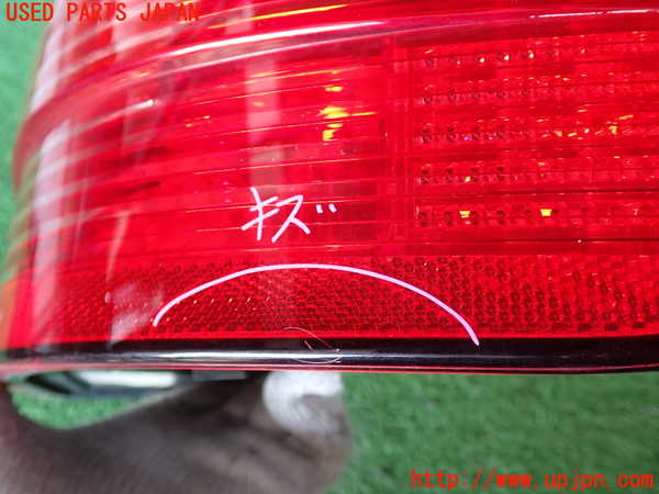 2UPJ-38001530]ポルシェ・カイエン(9PABFD)右テールランプ 中古_m0002.jpg