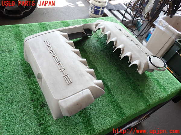2UPJ-38002160]ポルシェ・カイエン(9PABFD)エンジンアッパーカバー 中古_m0002.jpg