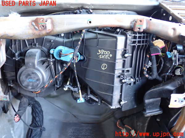 2UPJ-38006081]ポルシェ・カイエン(9PABFD)エバポレーター1 中古_m0002.jpg