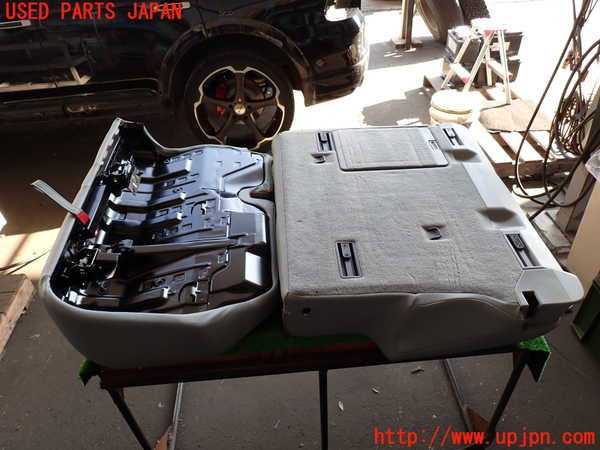 2UPJ-38007405]ポルシェ・カイエン(9PABFD)右リアシート 中古_m0004.jpg