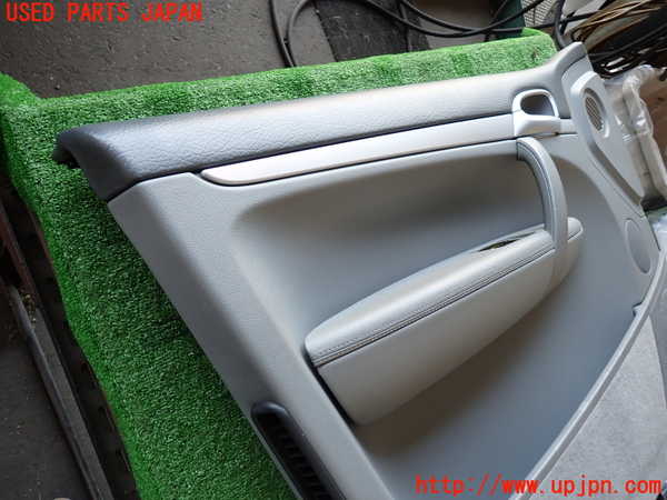 2UPJ-38001264]ポルシェ・カイエン(9PABFD)左前ドア内張り 中古_m0003.jpg