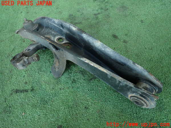 2UPJ-38015176]グロリア ワゴン(WY30)右フロントロアアーム1 中古_m0003.jpg