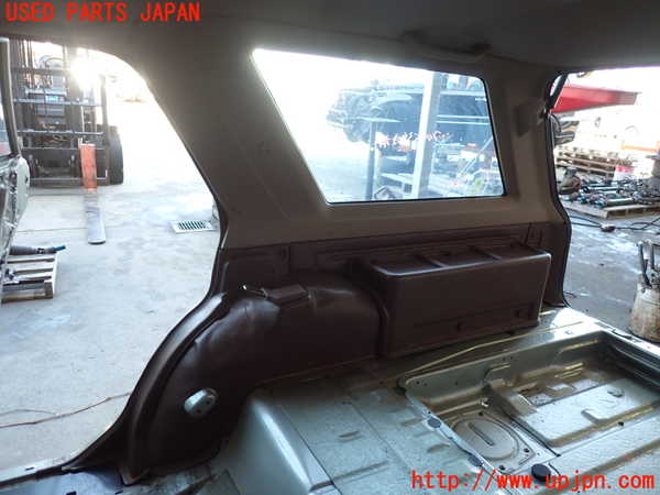 2UPJ-38017675]グロリア ワゴン(WY30)右リアピラートリム 中古_m0001.jpg
