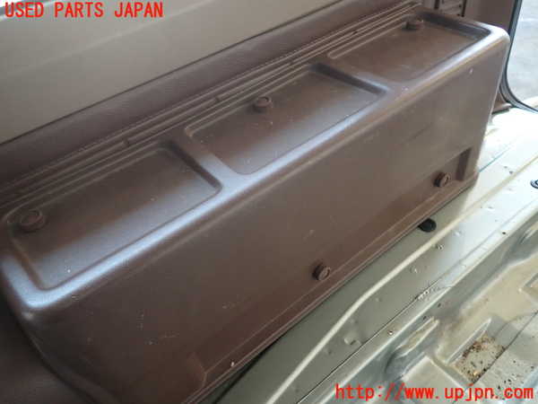 2UPJ-38017675]グロリア ワゴン(WY30)右リアピラートリム 中古_m0004.jpg