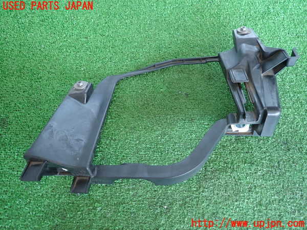 2UPJ-38041142]BMW 525i(NU25)左ヘッドライトリム 中古 (E60)_m0001.jpg