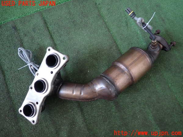 2UPJ-38042041]BMW 525i(NU25)エキマニ1 (触媒 マニバーター) 中古 (E60)_m0002.jpg