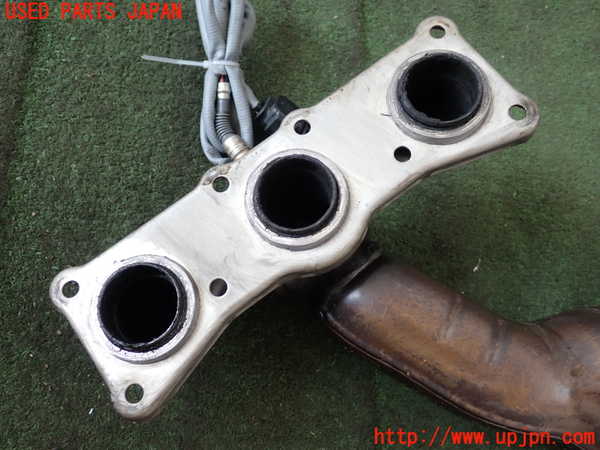 2UPJ-38042041]BMW 525i(NU25)エキマニ1 (触媒 マニバーター) 中古 (E60)_m0003.jpg