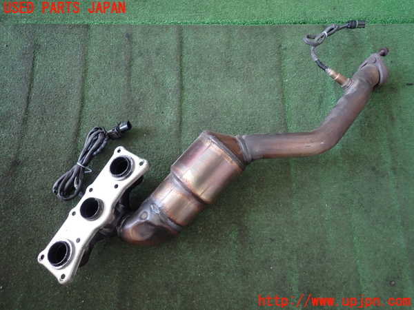 2UPJ-38042042]BMW 525i(NU25)エキマニ2 (触媒 マニバーター) 中古 (E60)_m0002.jpg