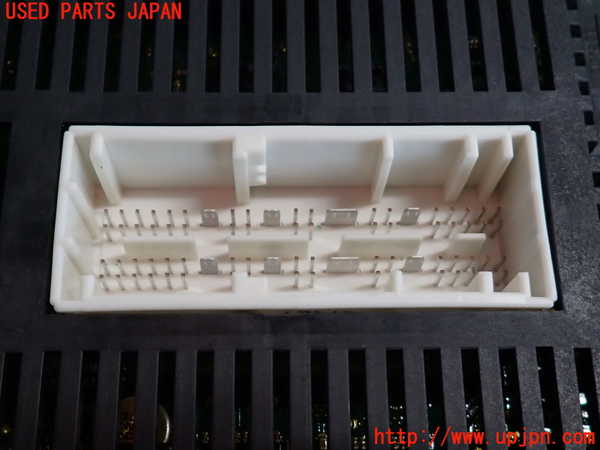 2UPJ-38046146]BMW 525i(NU25)コンピューター1 中古 (E60)_m0004.jpg