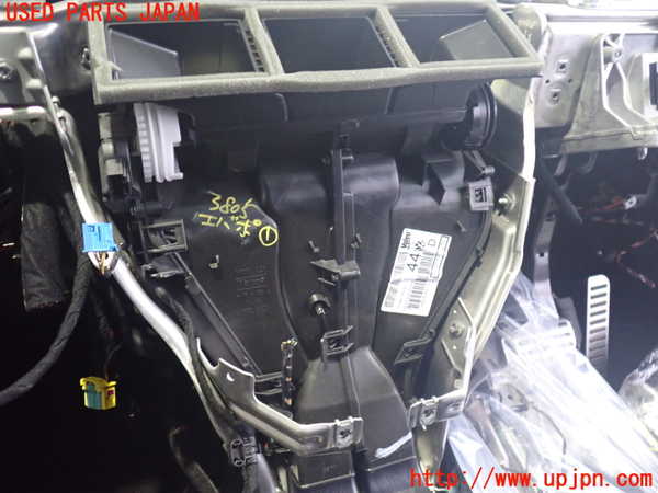 2UPJ-38056081]VW ゴルフ GTI(1KAXX)エバポレーター1 中古_m0002.jpg