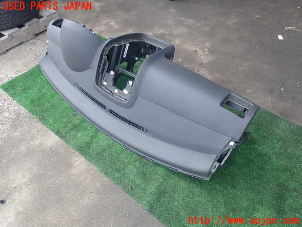 2UPJ-38057505]VW ゴルフ GTI(1KAXX)ダッシュボード 中古_m0002.jpg