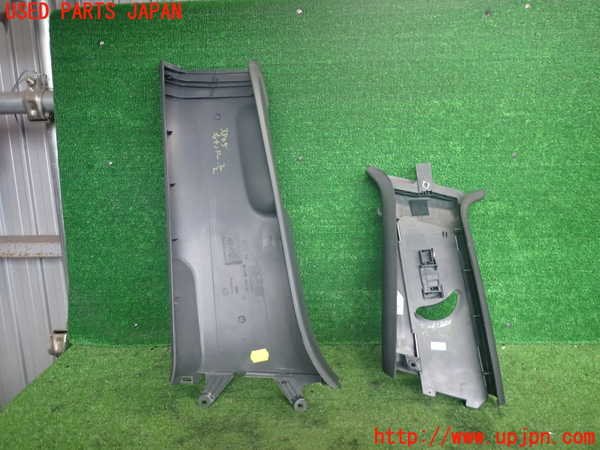 2UPJ-38057665]VW ゴルフ GTI(1KAXX)右センターピラートリム 中古_m0002.jpg