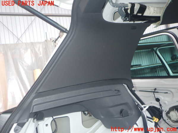2UPJ-38057680]VW ゴルフ GTI(1KAXX)左リアピラートリム 中古_m0001.jpg