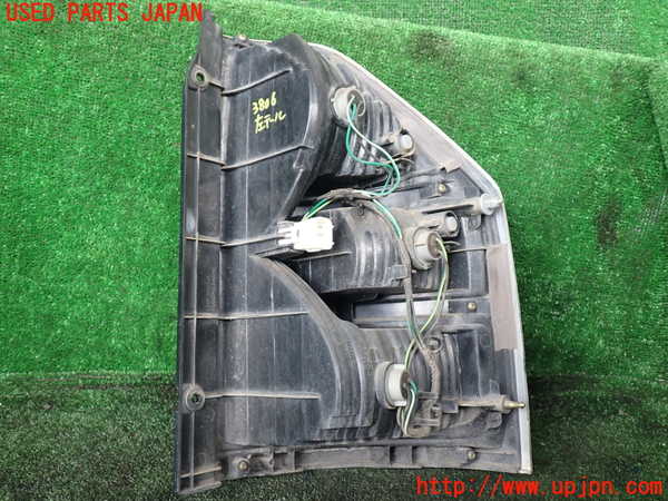 1UPJ-38061536]パジェロ(V75W)左テールランプ 中古_m0003.jpg