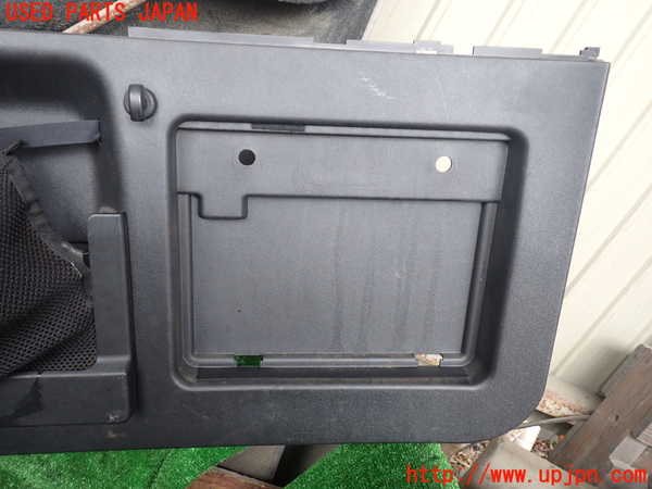 1UPJ-38061578]パジェロ(V75W)バックドア内張り 中古_m0002.jpg