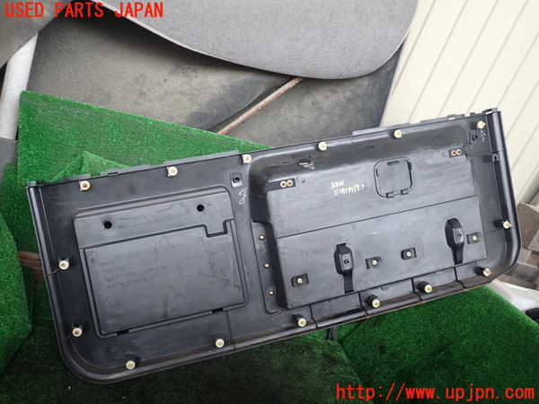 1UPJ-38061578]パジェロ(V75W)バックドア内張り 中古_m0004.jpg