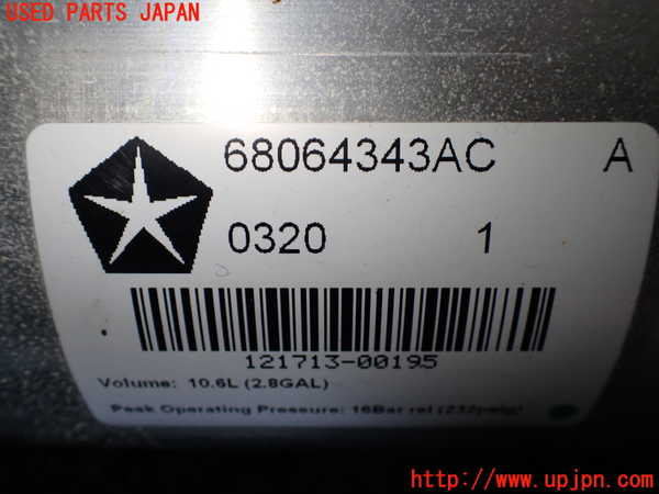 1UPJ-38075530]ジープ・グランドチェロキー(WK36TA)エアサスタンク 中古_m0002.jpg