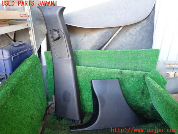 1UPJ-38077670]ジープ・グランドチェロキー(WK36TA)左センターピラートリム 中古_m0001.jpg