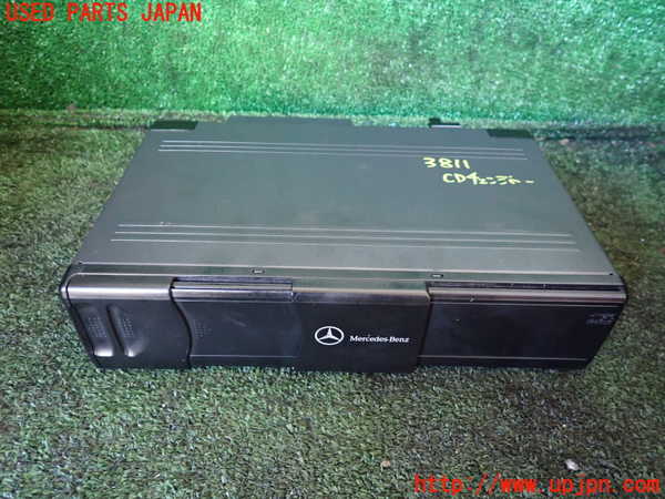 1UPJ-38116505]ベンツ SL350(230467)(R230)CDチェンジャー 中古_m0001.jpg