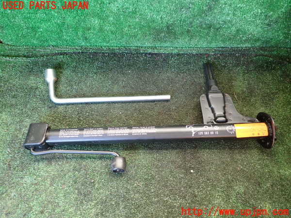 1UPJ-38117805]ベンツ SL350(230467)(R230)車載工具 中古_m0001.jpg